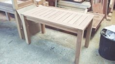 UTB - Table en bois